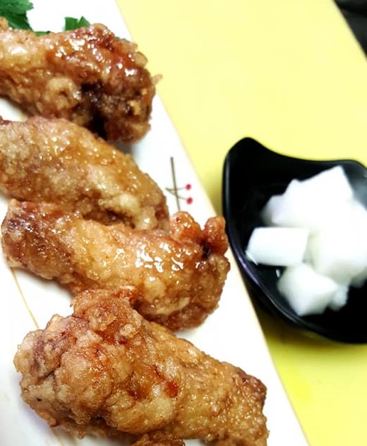 Order C3. Garlic and Soy Sauce Chicken Wings food online from Korean BBQ Grill store, New Rochelle on bringmethat.com