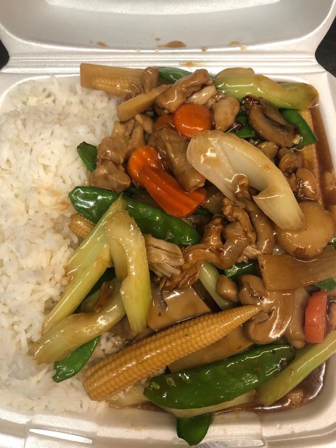 Order Chicken with Snow Peas food online from Dragon Garden Restaurant store, Dinuba on bringmethat.com