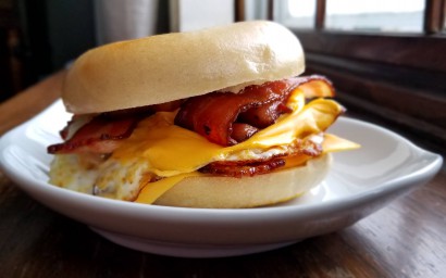 Order 7. Bacon, Egg and Cheese Sandwich (roll) food online from Evertz's Cafe Restaurant store, Glendale on bringmethat.com