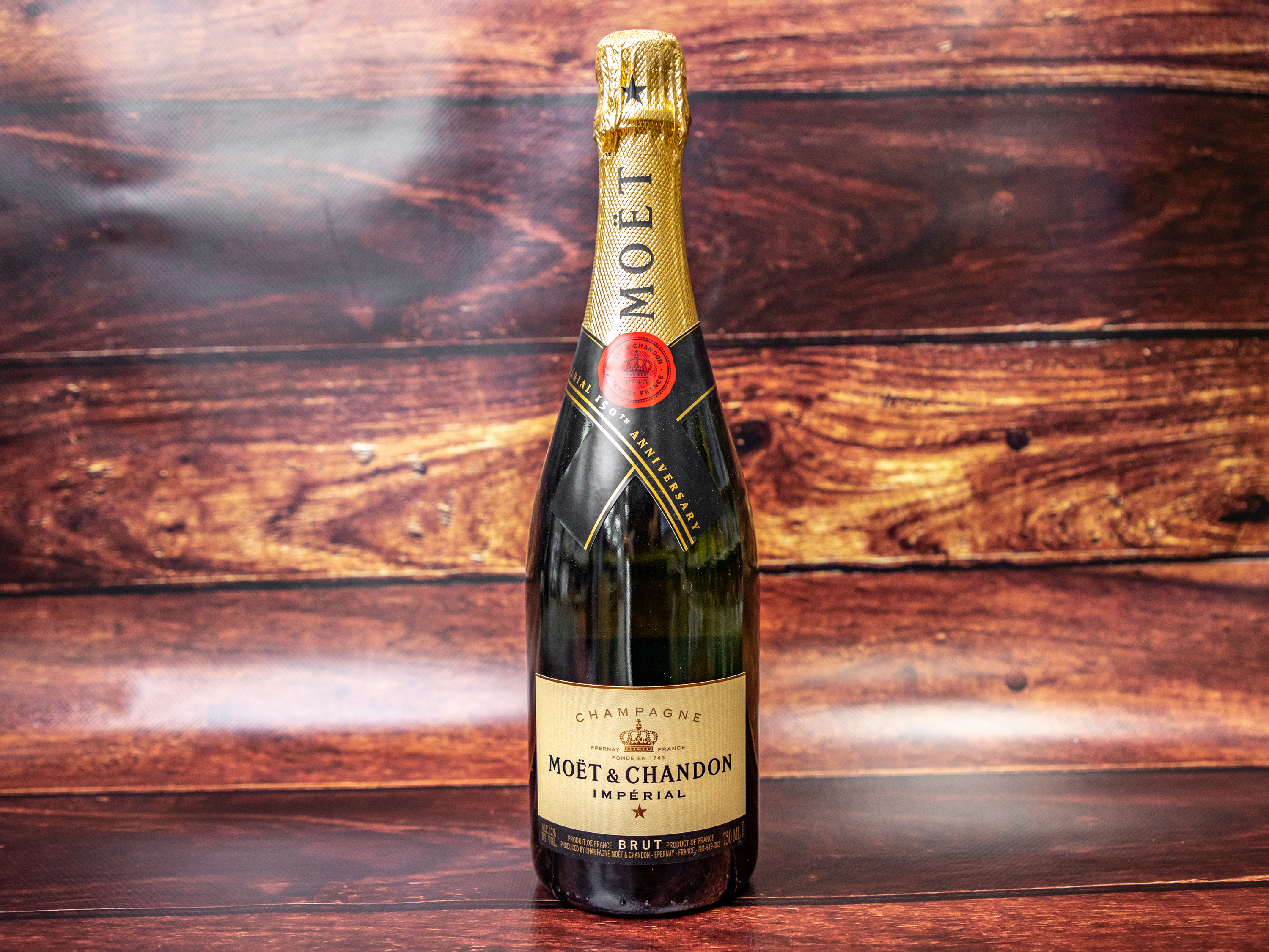 Order MOET & CHANDON IMPERIAL BRUT 750ML food online from Chantry Wine And Liquor store, Riverside on bringmethat.com