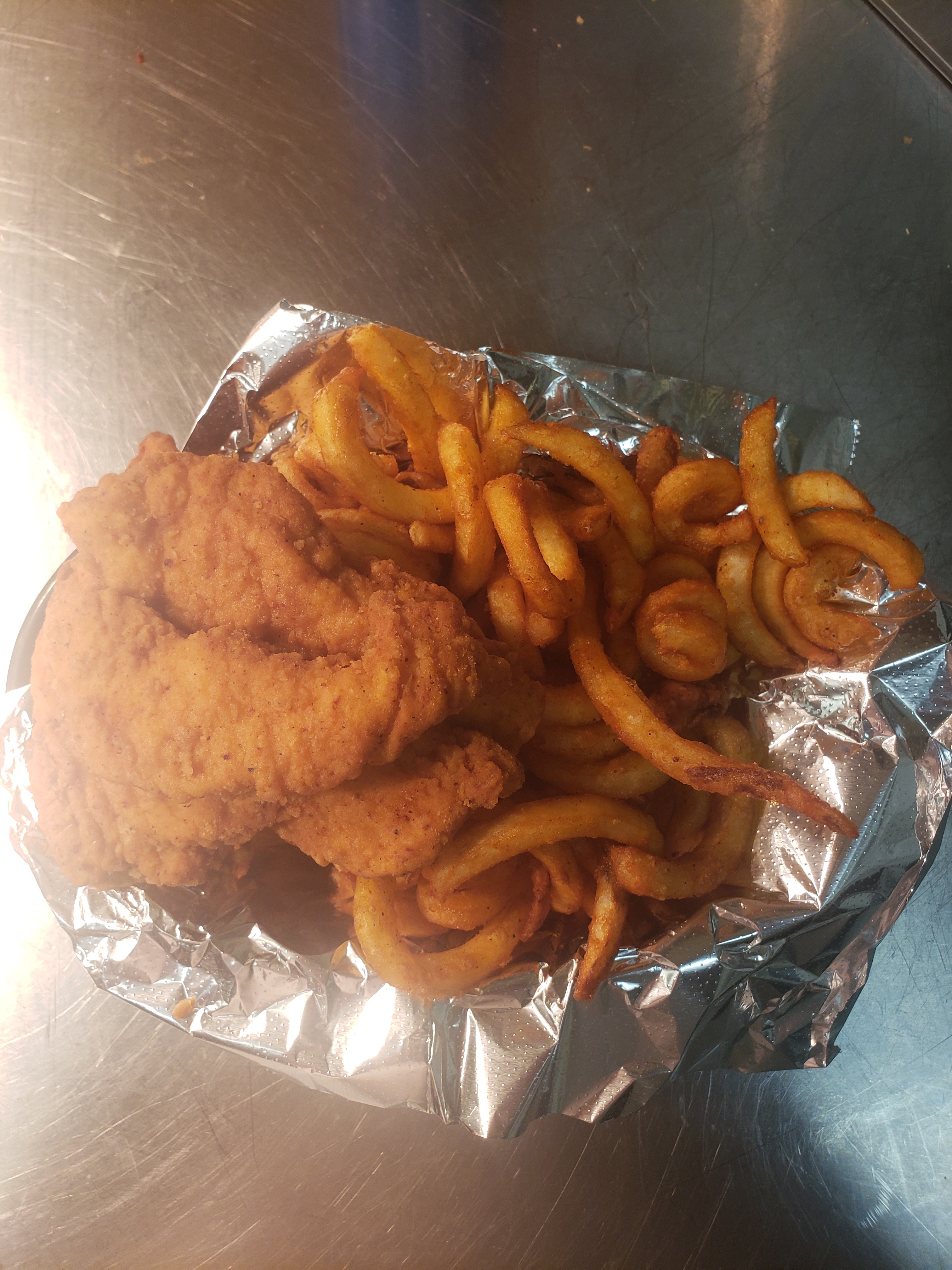 Order "Riley" Curly Basket food online from Community Lanes store, Minster on bringmethat.com