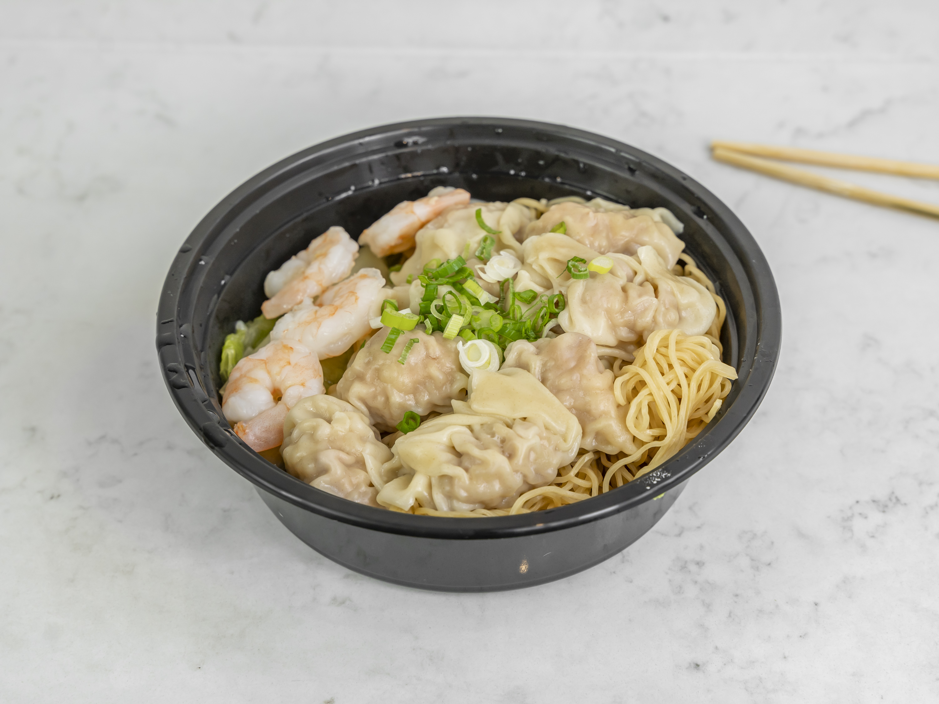 Order 9. House Special Shrimp Wonton Noodle Soup food online from Ea Cafe store, San Francisco on bringmethat.com