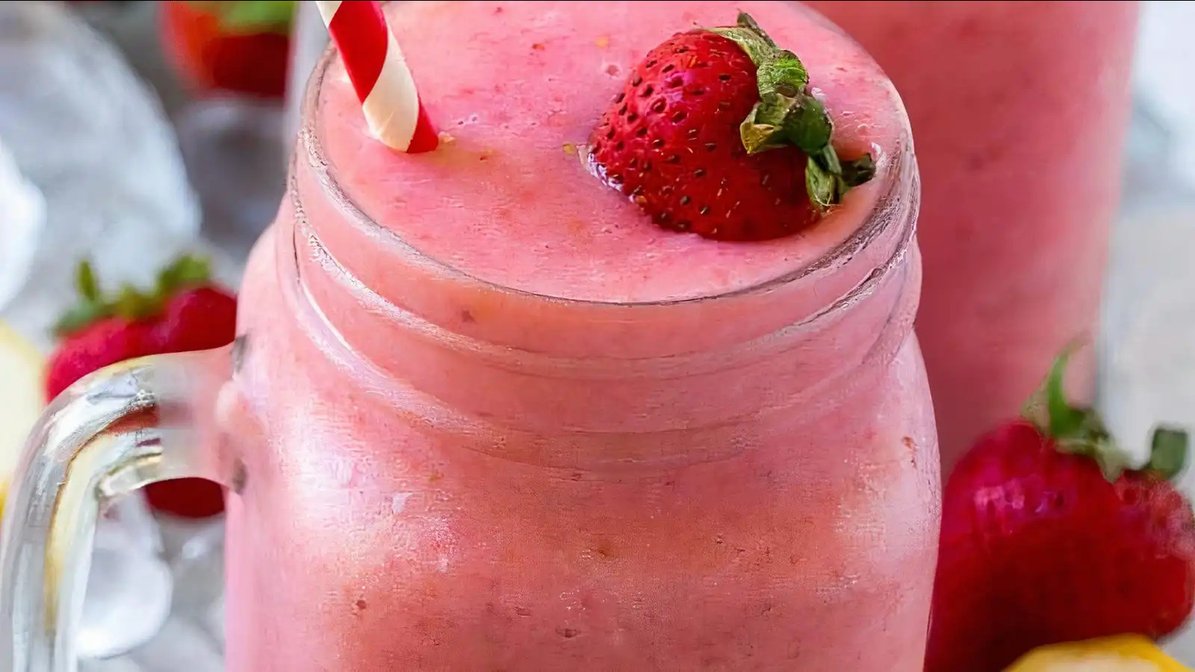 Order Strawberry Love Smoothie food online from Greenz! store, San Mateo on bringmethat.com