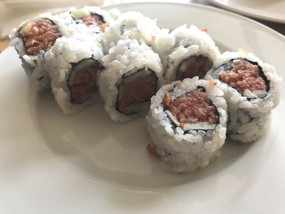 Order Spicy Tuna Roll food online from Sushi Town store, Costa Mesa on bringmethat.com