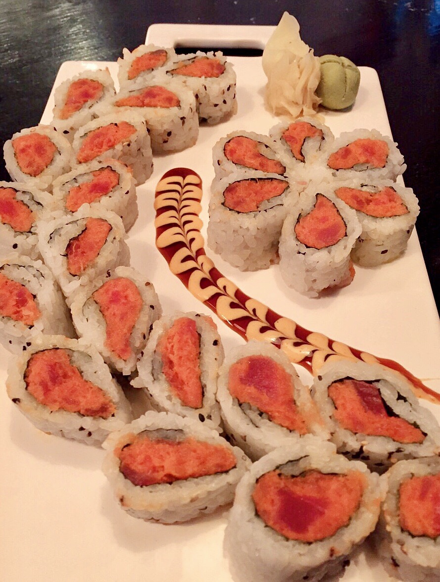 Order Spicy Tuna Maki food online from Nori Sushi store, Chicago on bringmethat.com