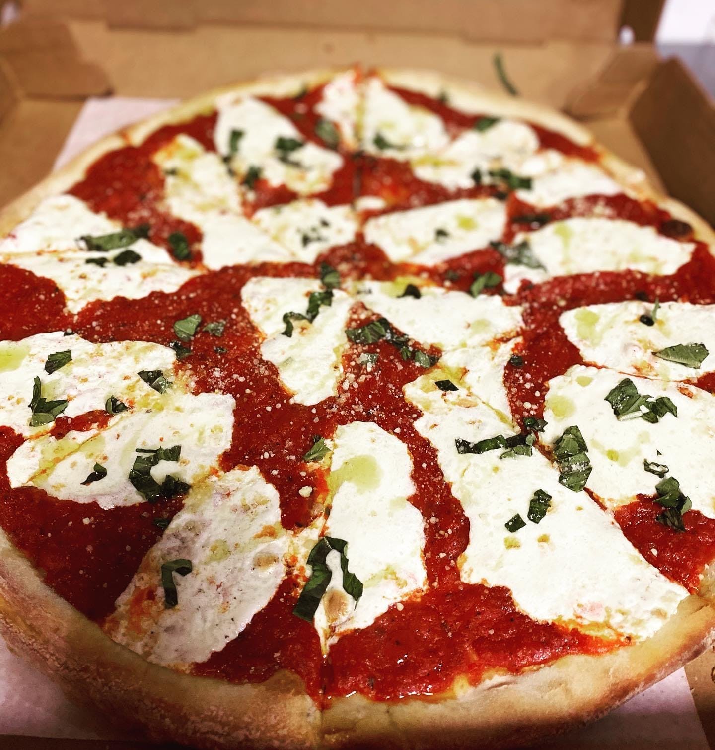 Order Margherita Pizza - Personal 10" food online from Affamato Pizza & Italian Restaurant store, Norristown on bringmethat.com