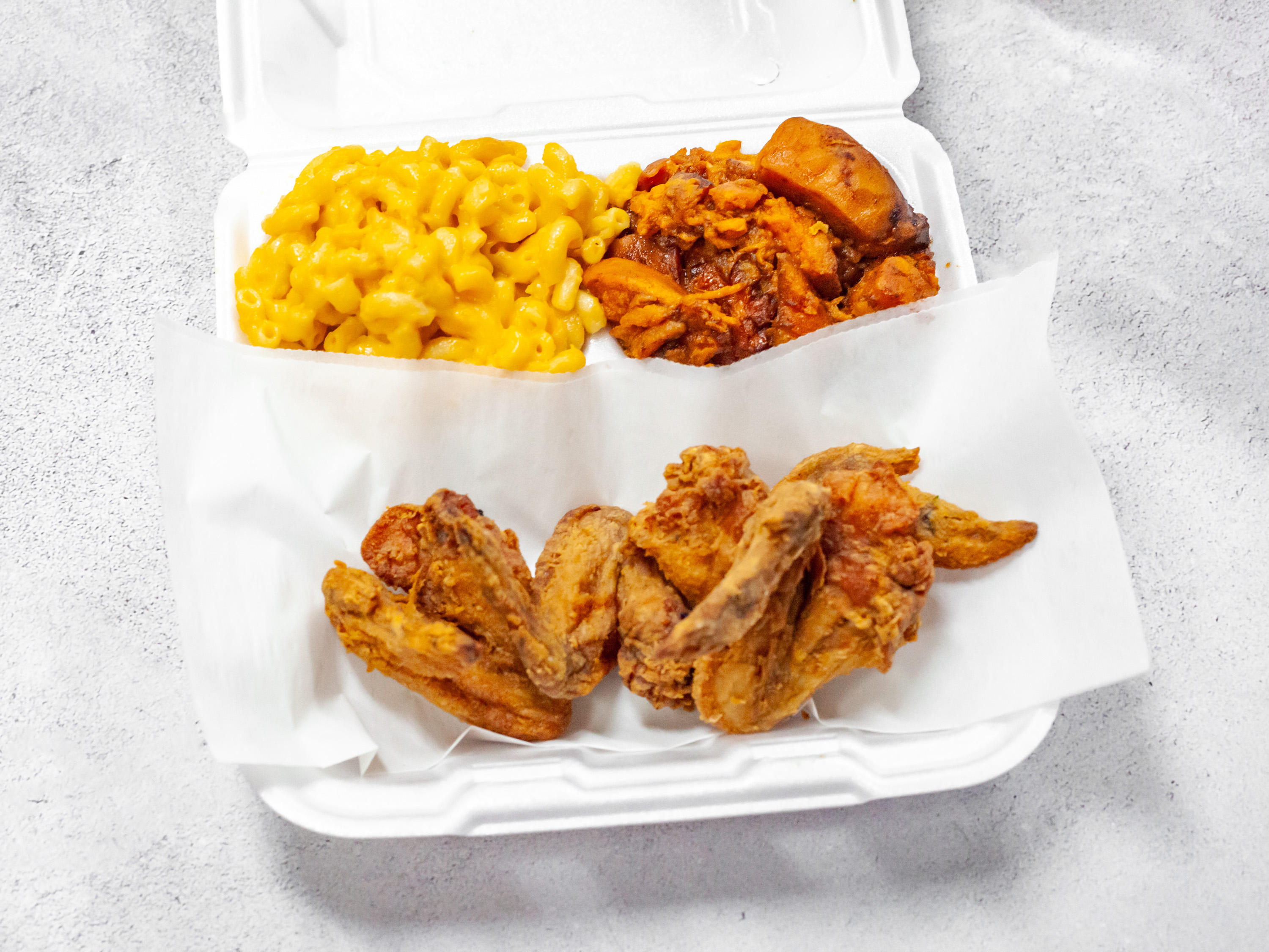 Order Chicken Wings Platter food online from AHKIIS SOULFOOD store, Atlantic City on bringmethat.com