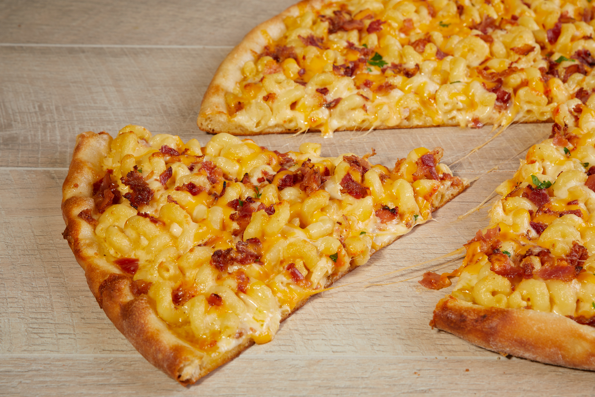 Order Mac & Cheese Pizza food online from Mario's Pizzeria store, Commack on bringmethat.com