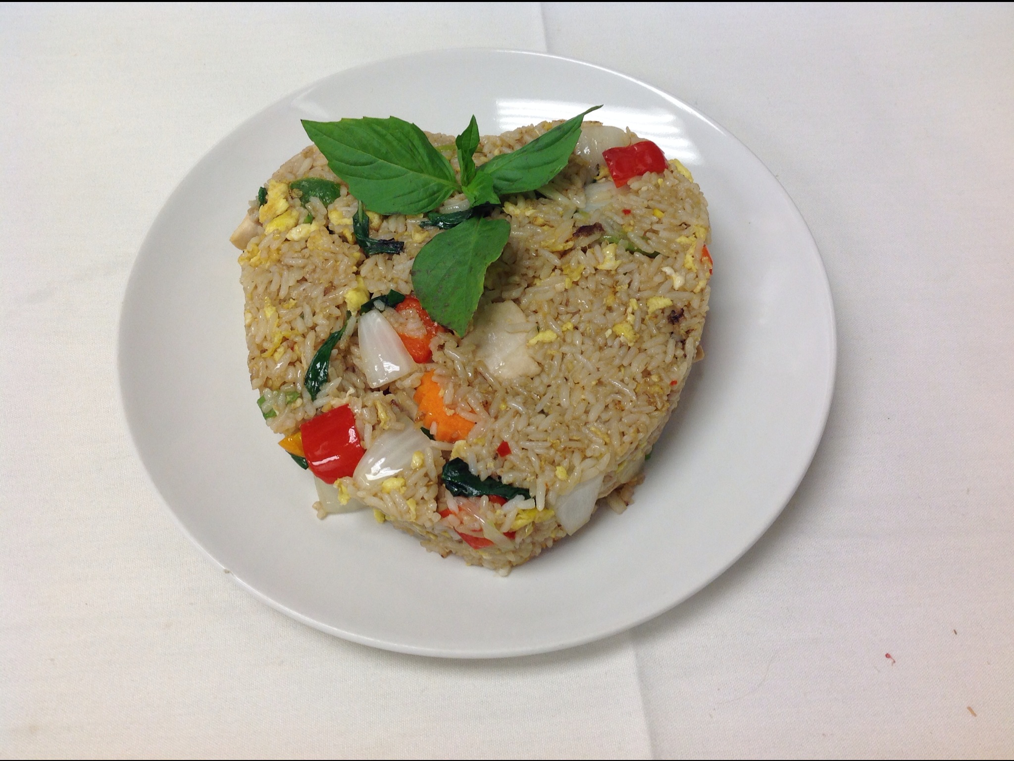 Order 75. Spicy Basil Fried Rice food online from Nine classic thai cuisine store, Chicago on bringmethat.com
