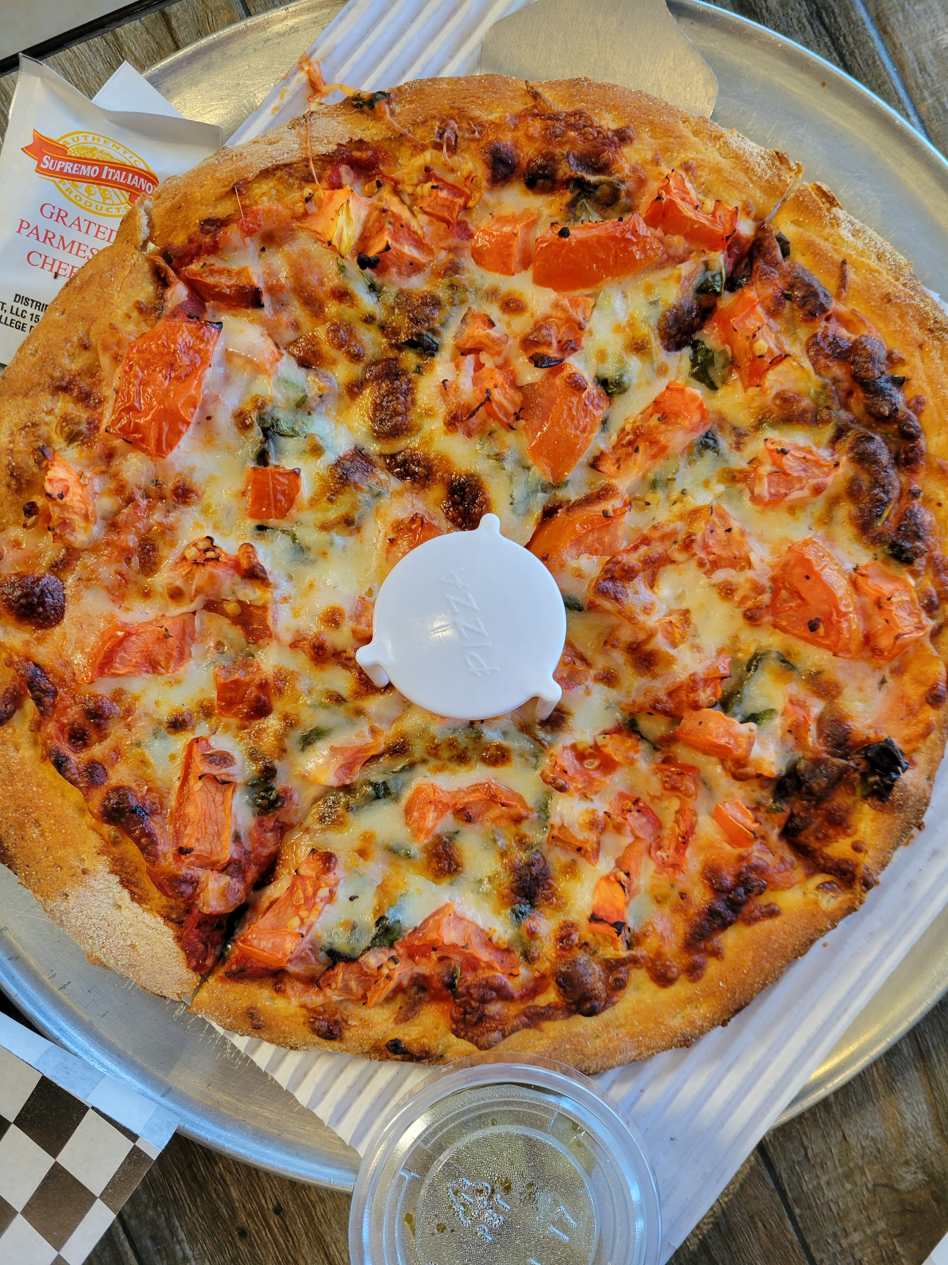 Order Margarita Pizza - Small10'' food online from Slash pizza store, Glendale on bringmethat.com