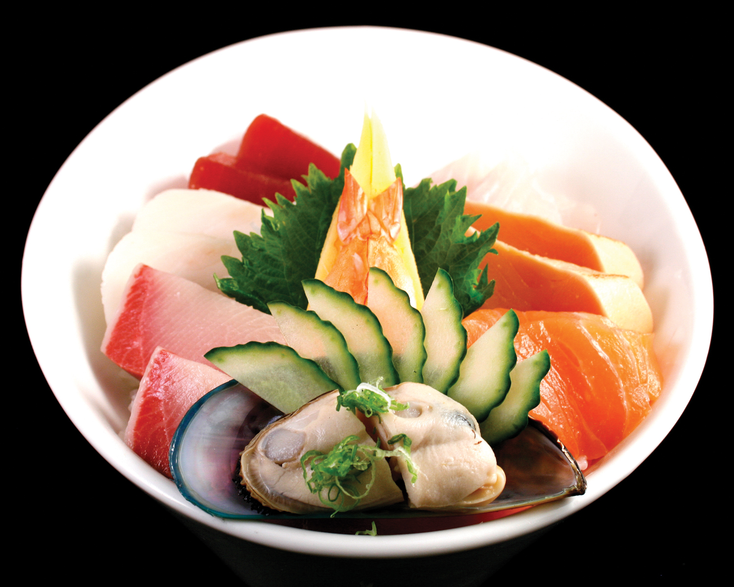 Order Chirashi Combo food online from Sushi Lover store, Belmont on bringmethat.com