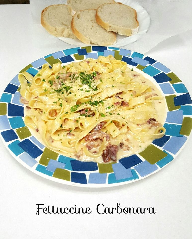 Order Fettuccine Carbonara - Pasta food online from Little Vito Pizza store, Kernersville on bringmethat.com