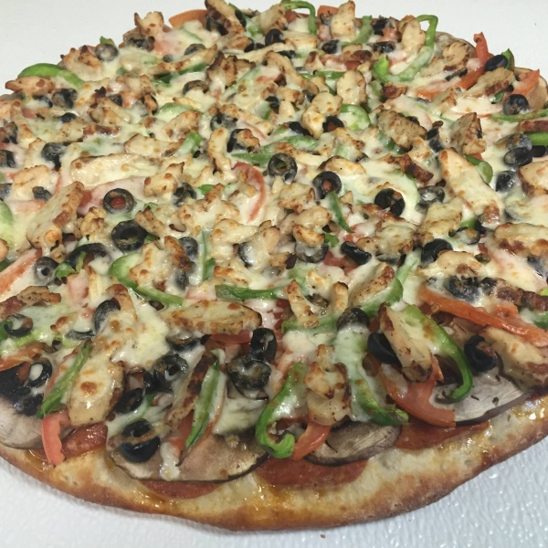 Order 13. Chicken Supreme Pizza food online from Fast Pizza Delivery store, San Jose on bringmethat.com