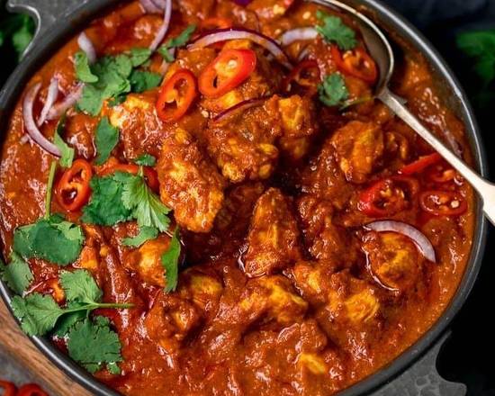 Order Madras Chicken Curry  food online from Howzatt Indo-Pak store, Houston on bringmethat.com