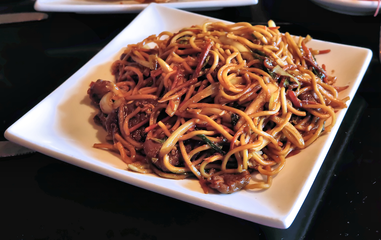 Order Beef Lo Mein food online from Kong's Kitchen store, Atlanta on bringmethat.com