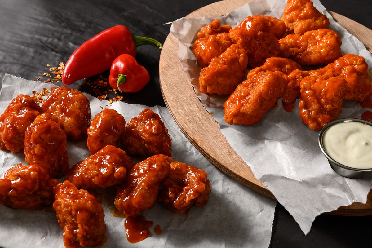 Order 20 Boneless Wings food online from Fazoli store, Indianapolis on bringmethat.com