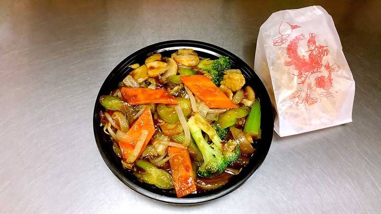 Order Vegetable Chow Mein 菜炒面 food online from China Dragon store, Anoka on bringmethat.com