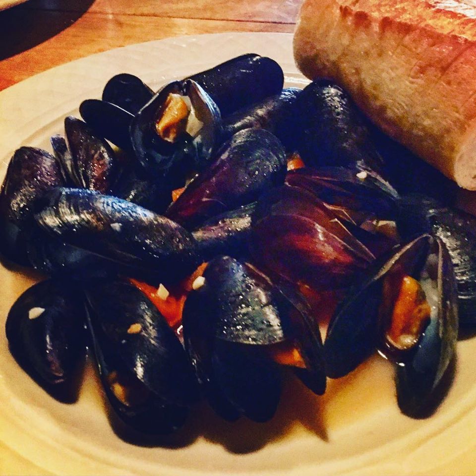 Order Powers Irish Whiskey Steamed Mussels food online from Bull Feeney's store, Portland on bringmethat.com