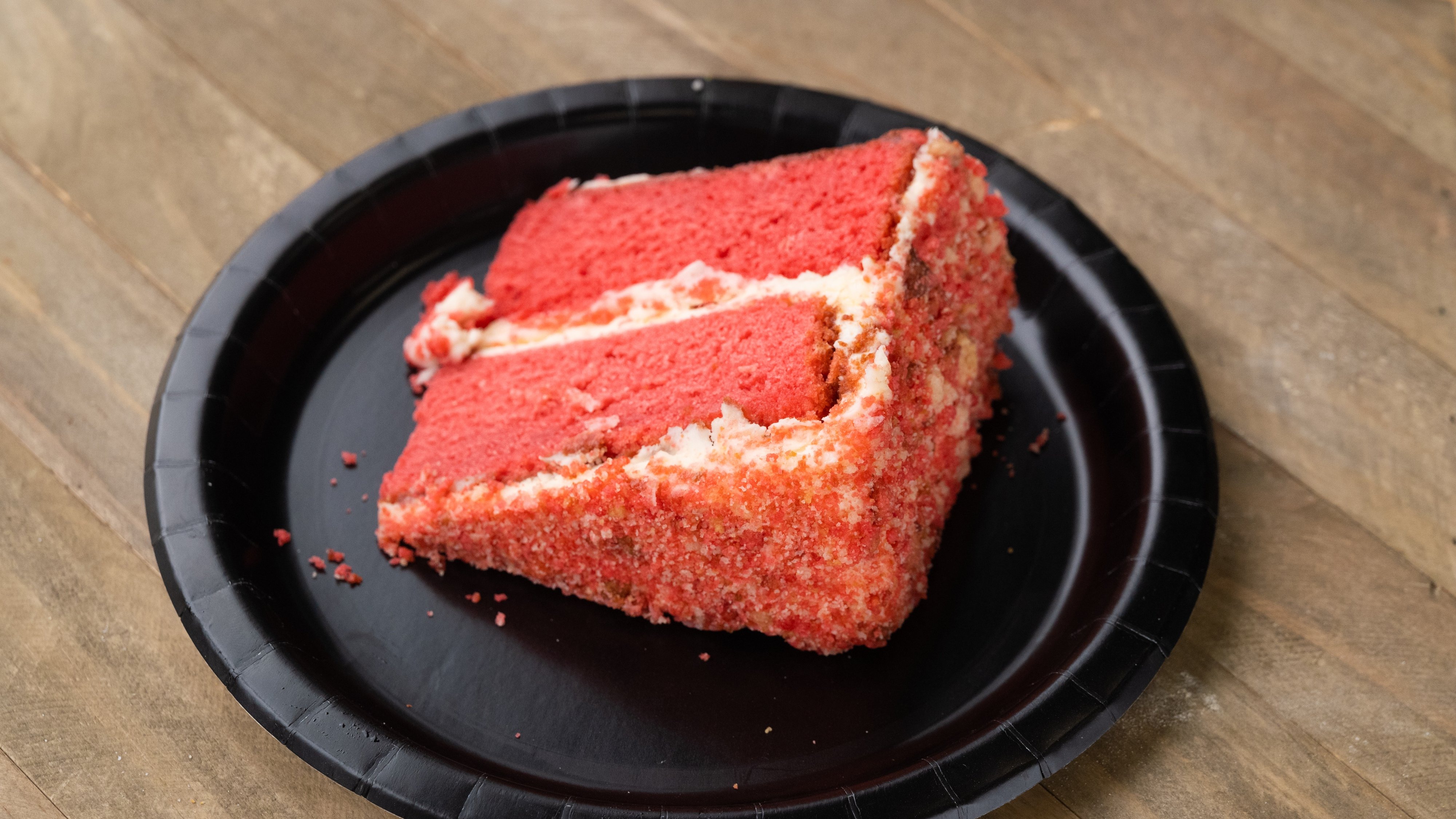 Order Strawberry Crunch Cake food online from Captain Jay's Fish & Chicken store, Southfield on bringmethat.com