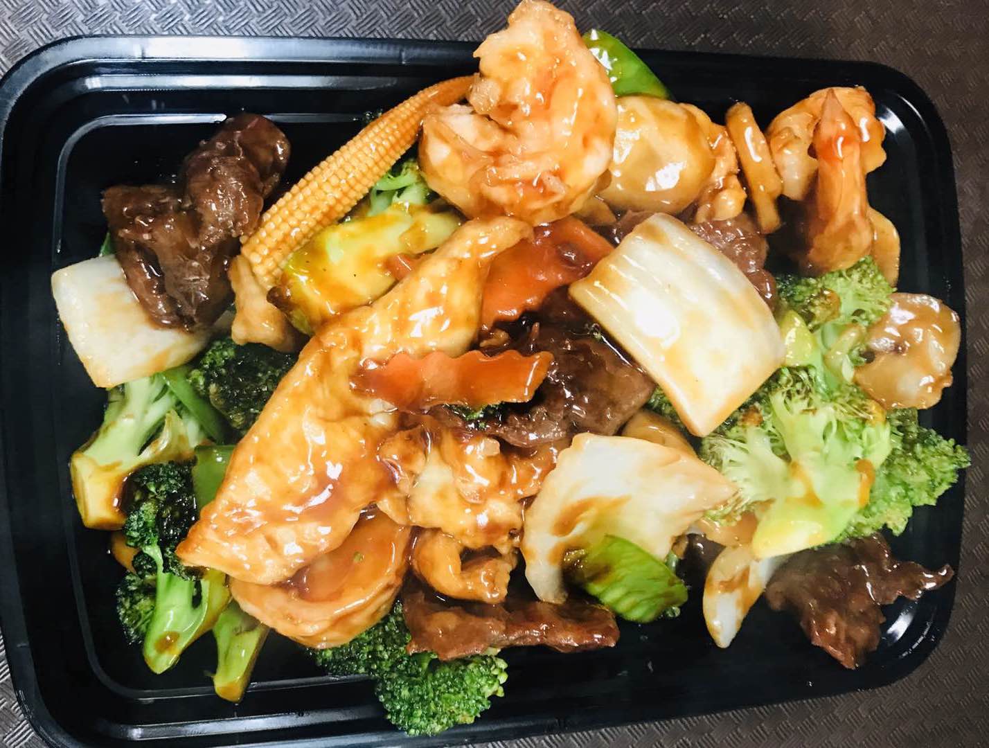 Order Triple Delight food online from Hai Sing Chinese Restaurant store, Yonkers on bringmethat.com