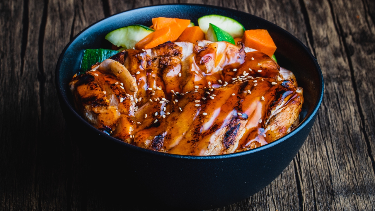 Order Chicken Bowl Large food online from Bento & Noodles store, Chula Vista on bringmethat.com