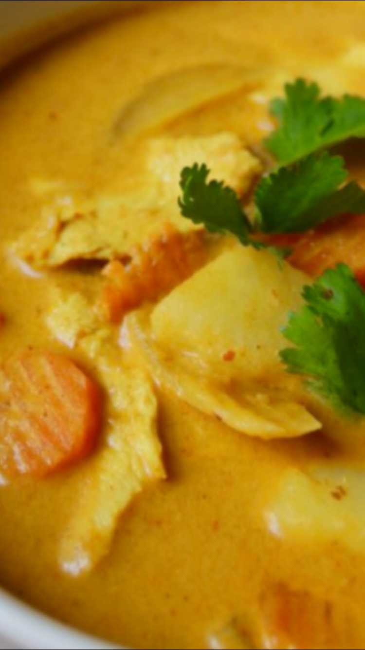 Order The Yellow Curry food online from The Dish Thai Fusion Cuisine store, Studio City on bringmethat.com