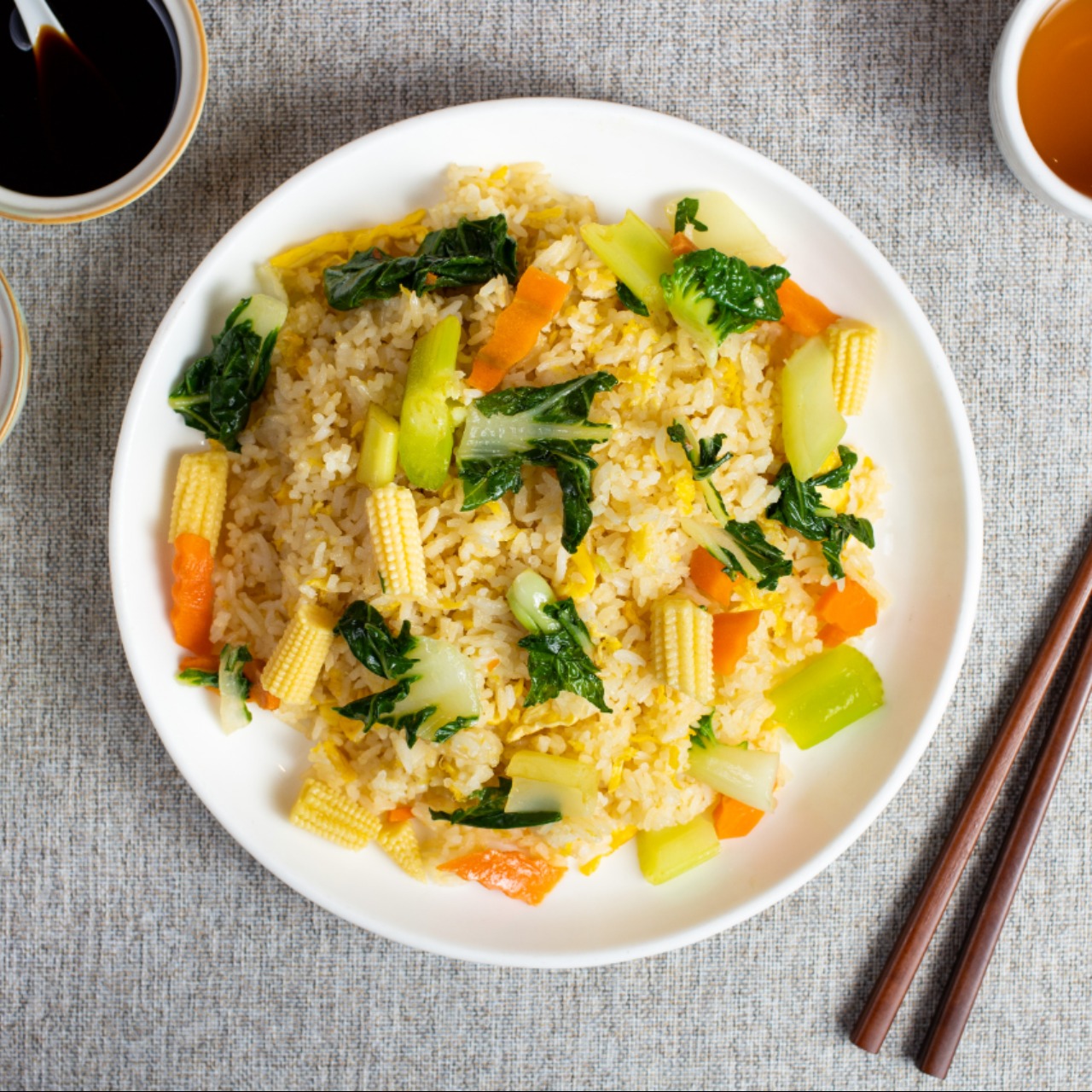 Order Vegetable Fried Rice Vegetarian 素炒饭 food online from Qin's Ramen & Noodle Bar store, San Francisco on bringmethat.com