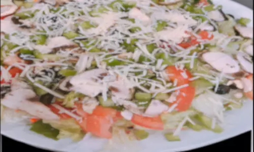 Order Garden Salad food online from Zesty Zzeeks Pizza & Wings store, Tempe on bringmethat.com