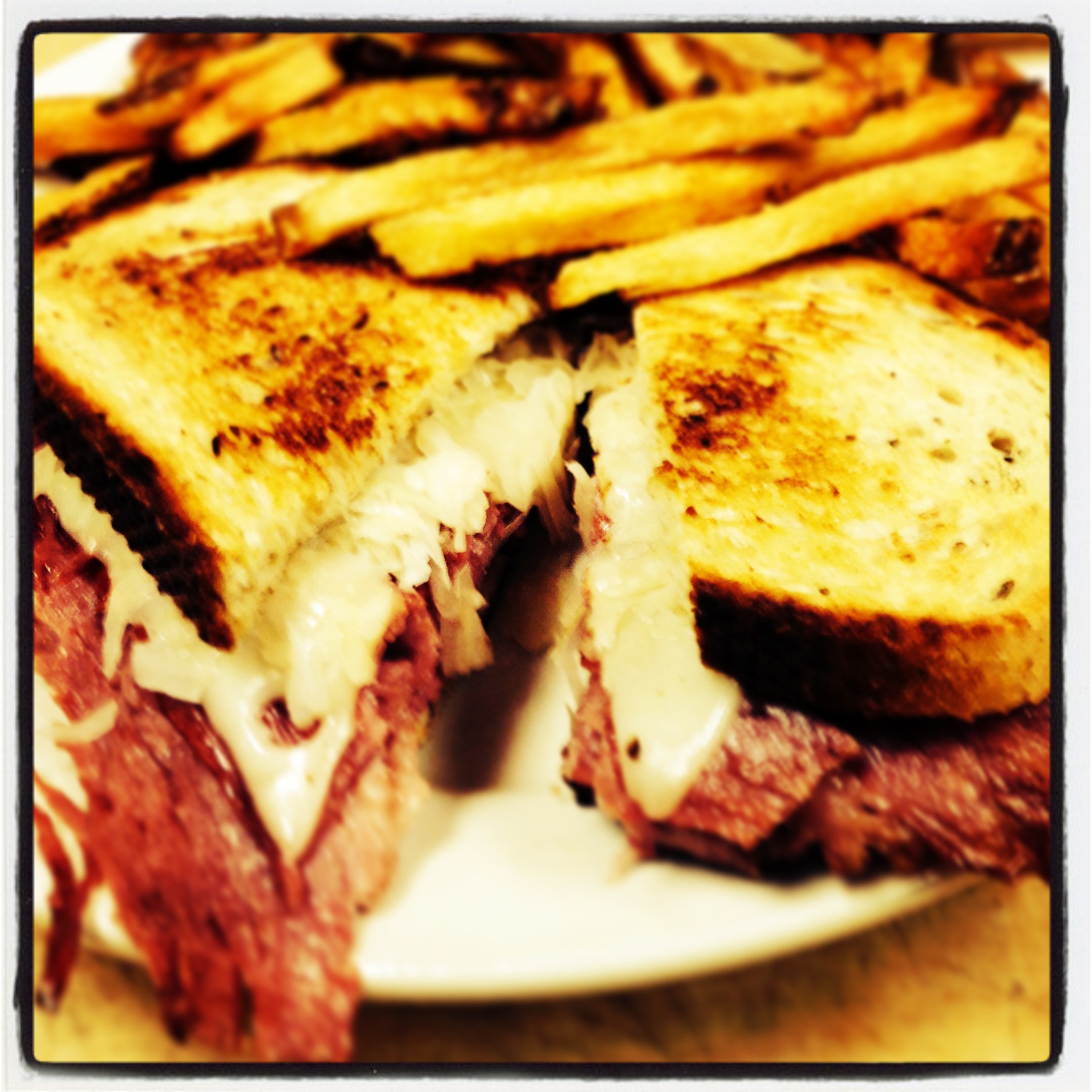 Order Traditional Reuben  food online from Lincoln Station store, Chicago on bringmethat.com
