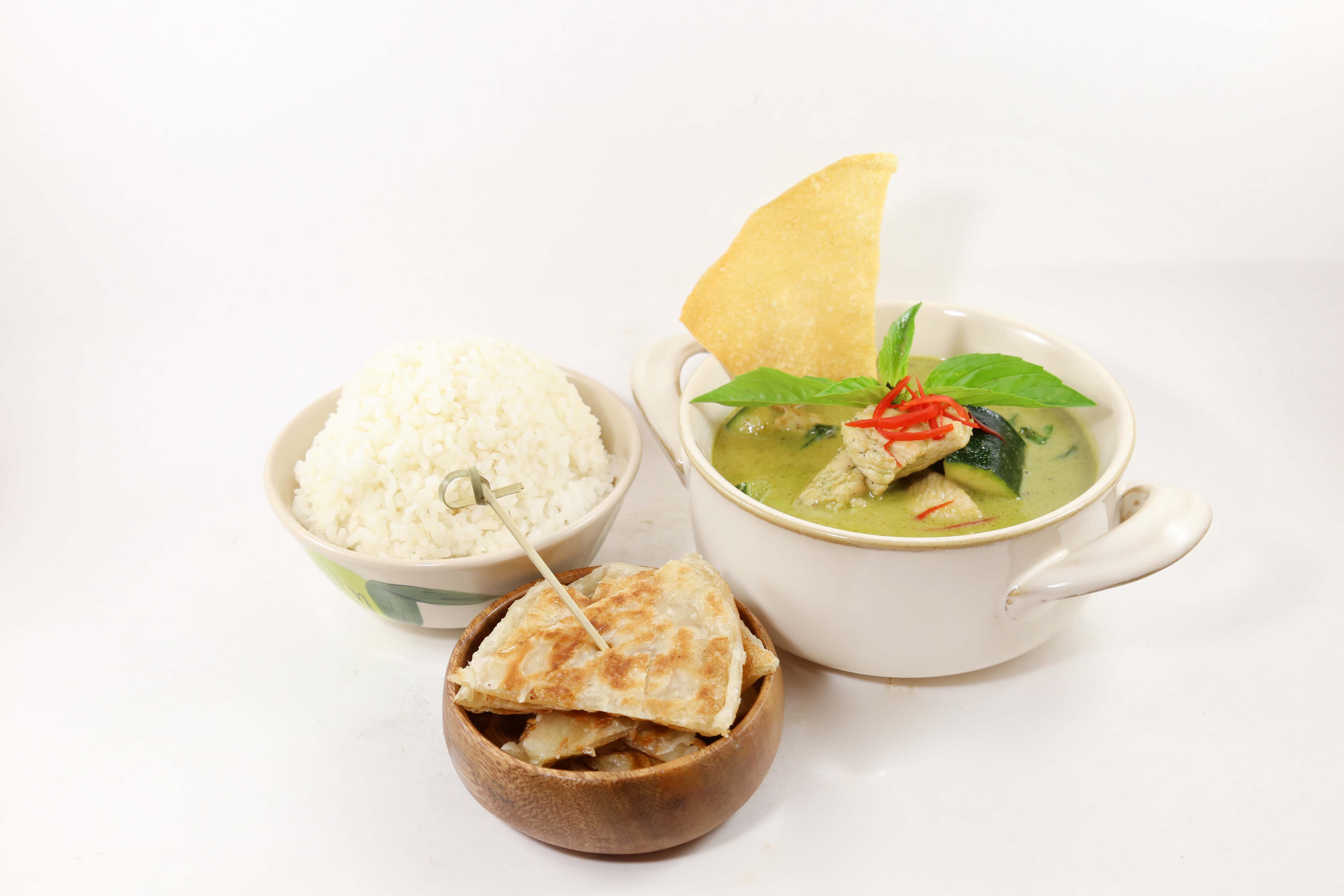 Order 50. Green Curry food online from Eto'o store, Chicago on bringmethat.com
