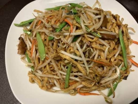 Order 干烧伊面 Stir Fry E-Mein (Dry) food online from Golden Eagle Chinese store, Honolulu on bringmethat.com
