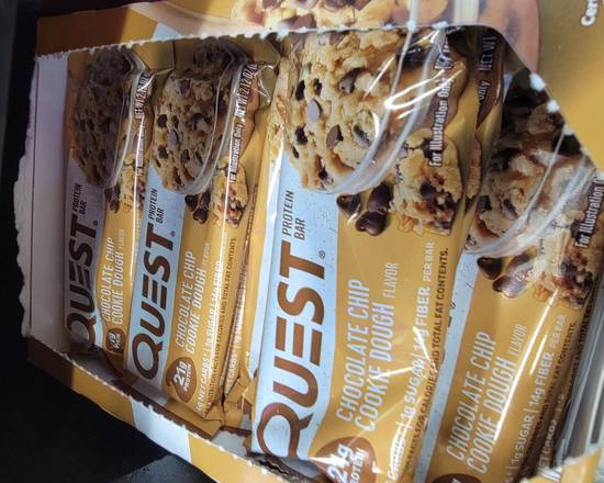 Order QUEST BARS CHOCLATE CHIP COOKIE DOUGH 20G food online from Hub Market & Deli store, San Diego on bringmethat.com