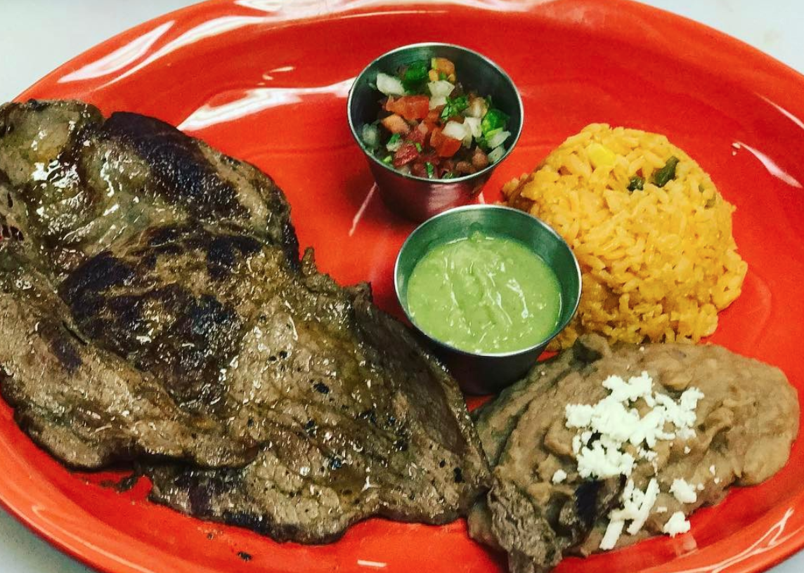 Order Nachos con Carne Asada food online from Kukulcan Mexican Restaurant store, Dallas on bringmethat.com