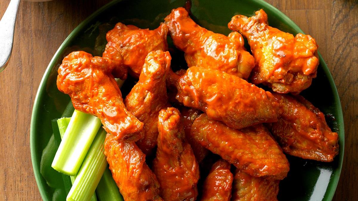 Order A3. Hot Wings food online from Captain King Seafood City store, Memphis on bringmethat.com