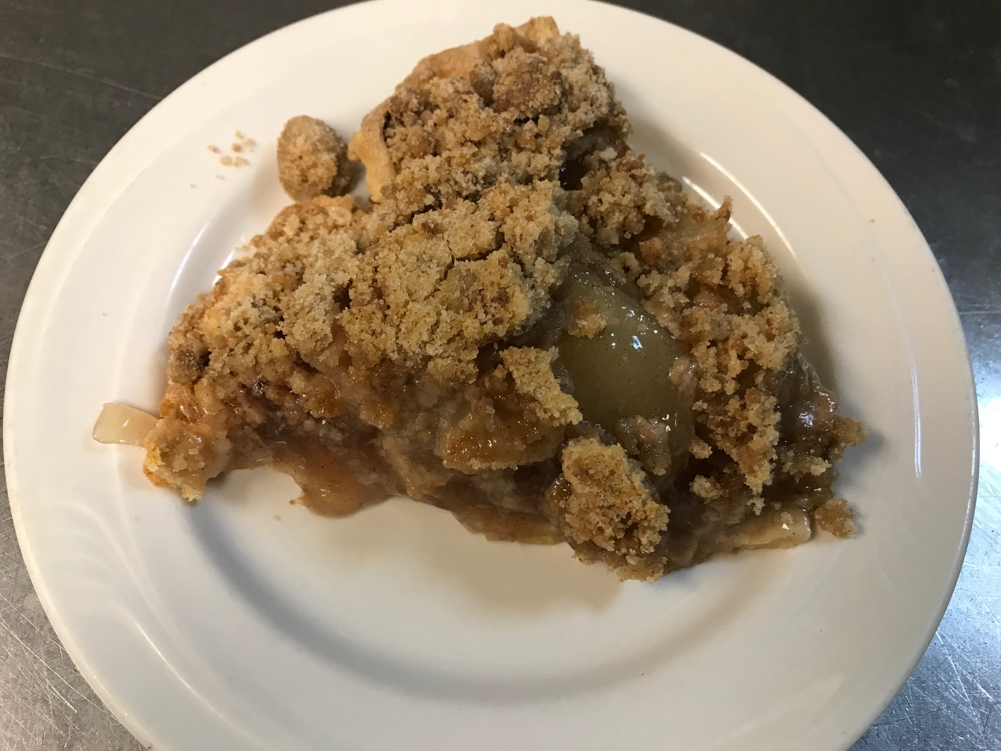 Order Apple Crumb Pie food online from Mama Daughters' Diner store, Plano on bringmethat.com