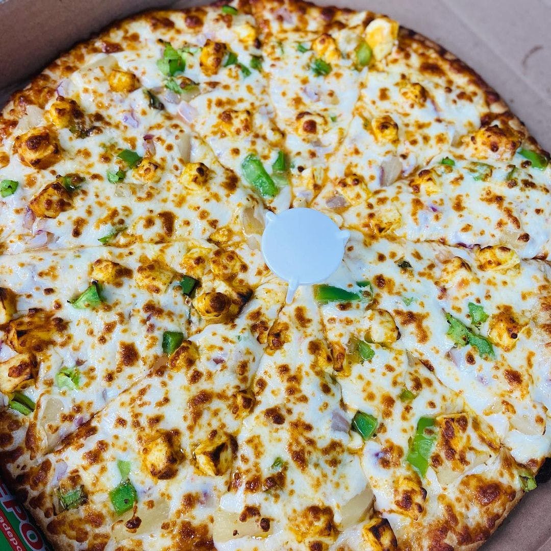 Order Garlic Chicken Pizza - Large 14'' food online from Pizza Depot store, Sacramento on bringmethat.com