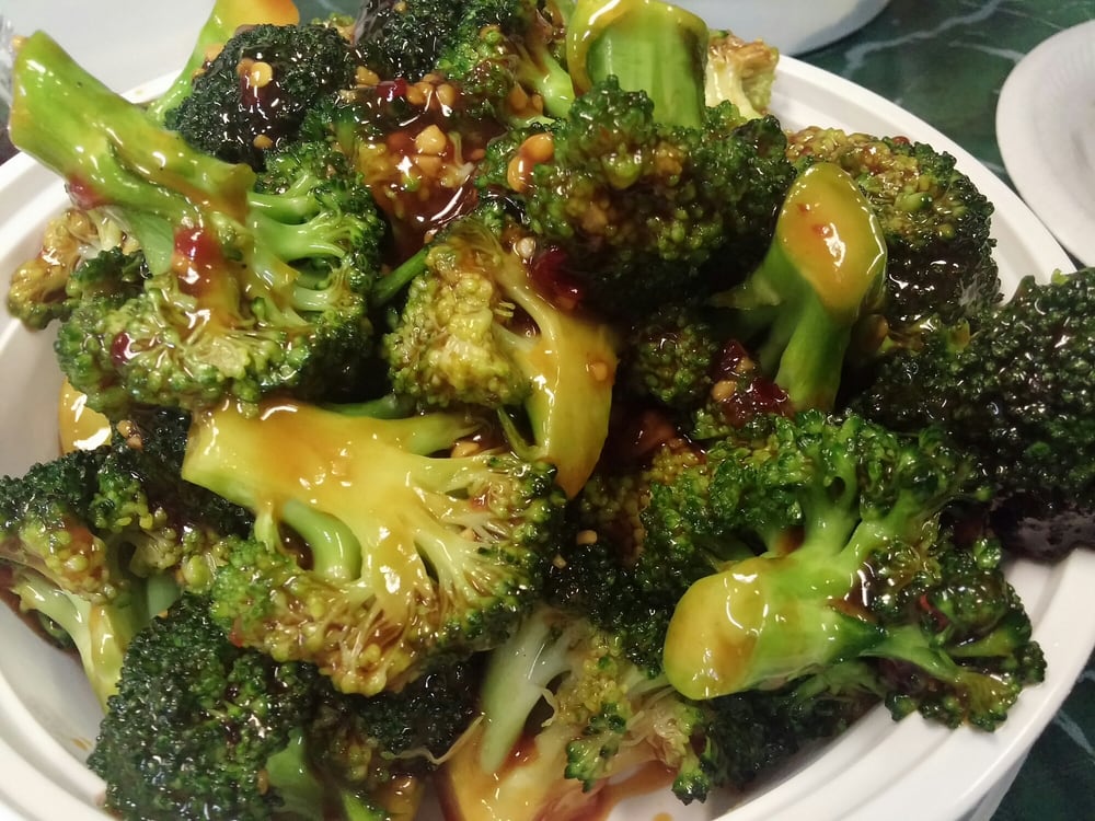 Order 70. Fresh Broccoli with Garlic Sauce food online from Szechwan Inn store, Canoga Park on bringmethat.com