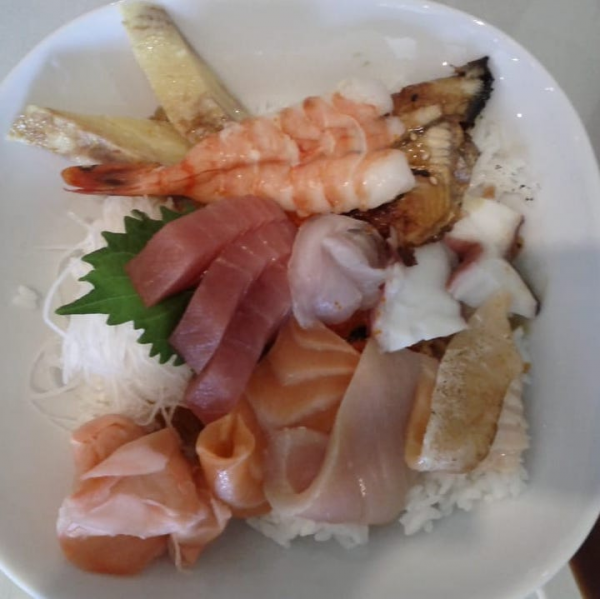 Order Sashimi Deluxe (20 Pieces) food online from Love Sushi store, Gaithersburg on bringmethat.com