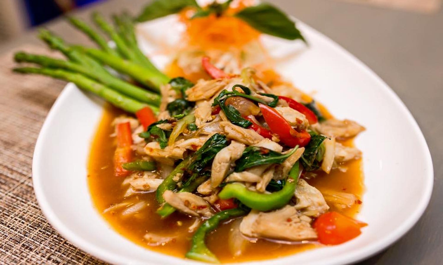 Order 4. Kaprow Lunch Special food online from Tara Thai store, Vienna on bringmethat.com
