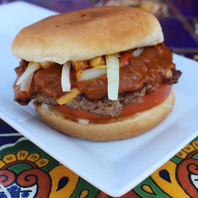 Order Chili Burger food online from Yuca's store, Los Feliz on bringmethat.com