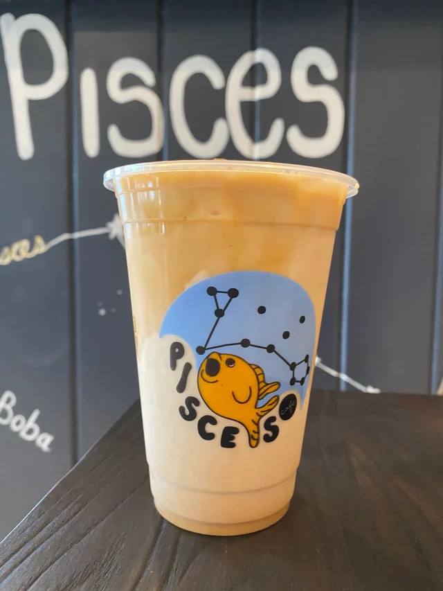 Order Iced Honey Oat Milk Latte food online from Pisces Cafe Boba & Tea store, Lisle on bringmethat.com
