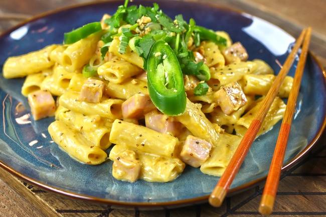 Order Spicy Ham Mac & Cheese food online from Red 88 Packie store, Davis on bringmethat.com
