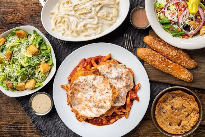 Order Family Meal for 2  food online from Maggiano's Italian Classics store, Tulsa on bringmethat.com