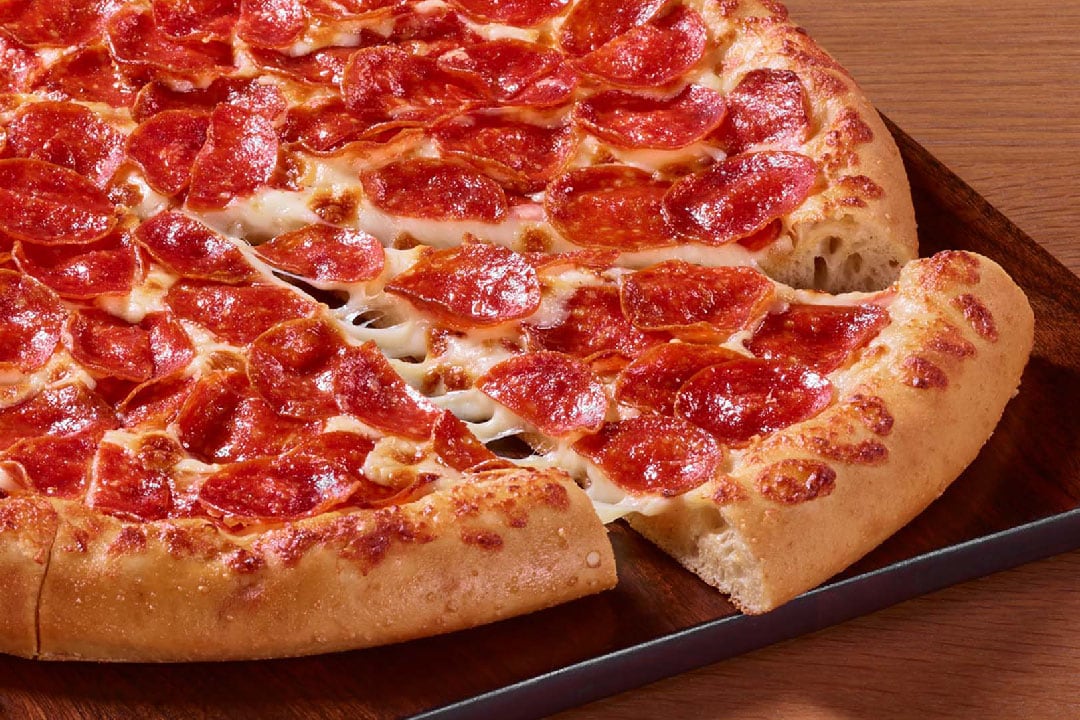 Order 14" Pepperoni Lover's® Pizza food online from Pizza Hut store, Anchorage on bringmethat.com