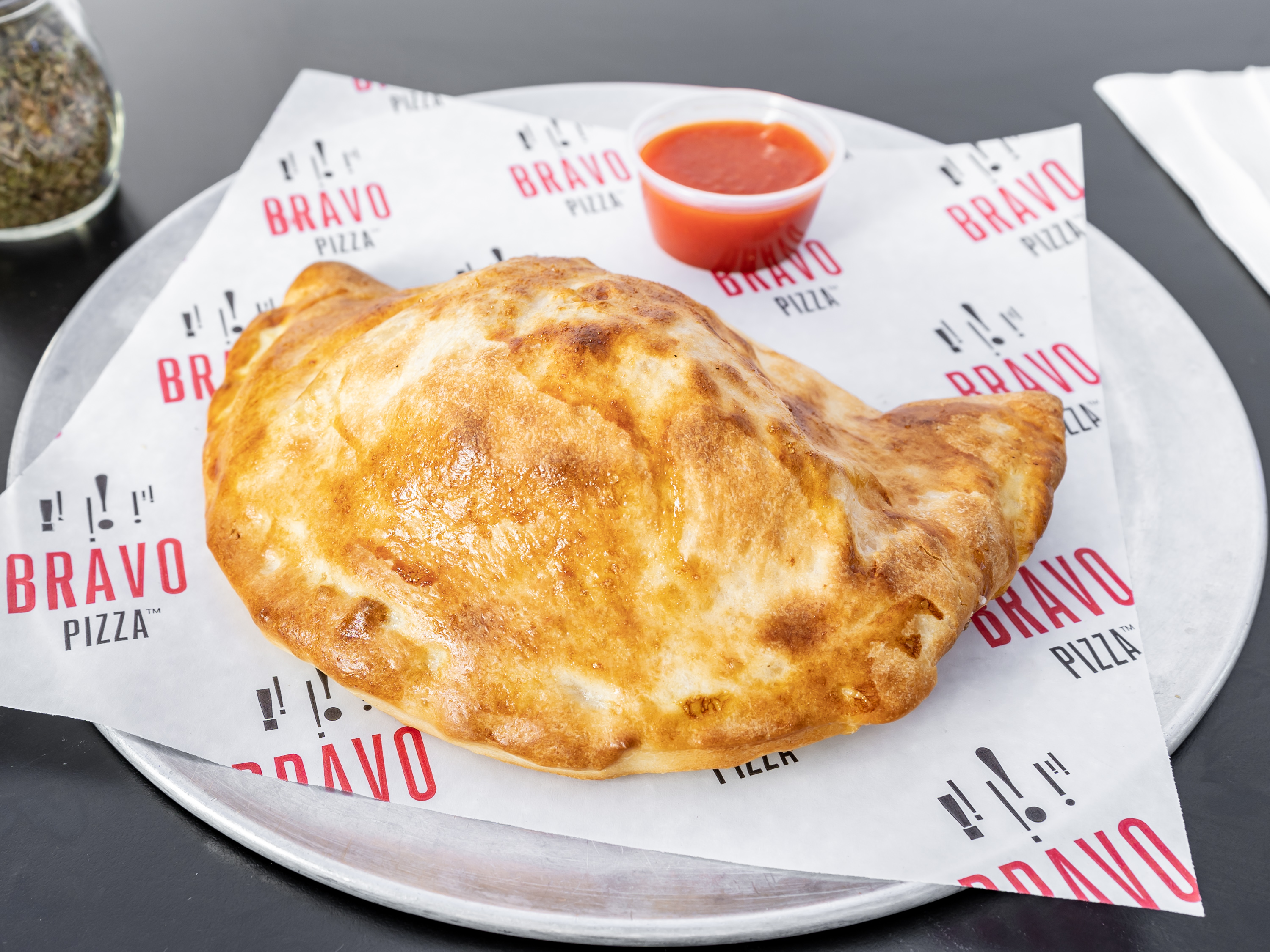 Order Cheese Calzone food online from Bravo Pizza store, Staten Island on bringmethat.com