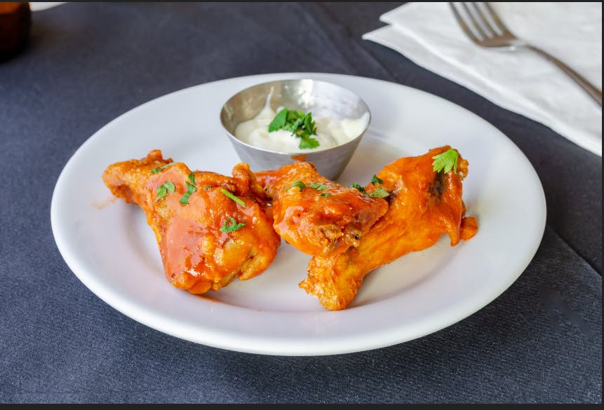 Order Hot Wings - 6 Pieces food online from Vinnie's Pizzeria Ristorante store, Boonton on bringmethat.com