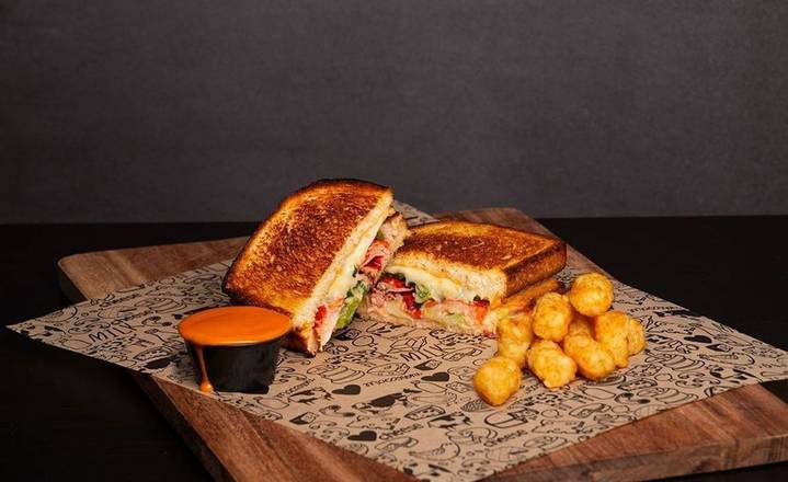 Order Lobster Grilled Cheese - Delivery food online from I Heart Mac & Cheese store, Athens on bringmethat.com