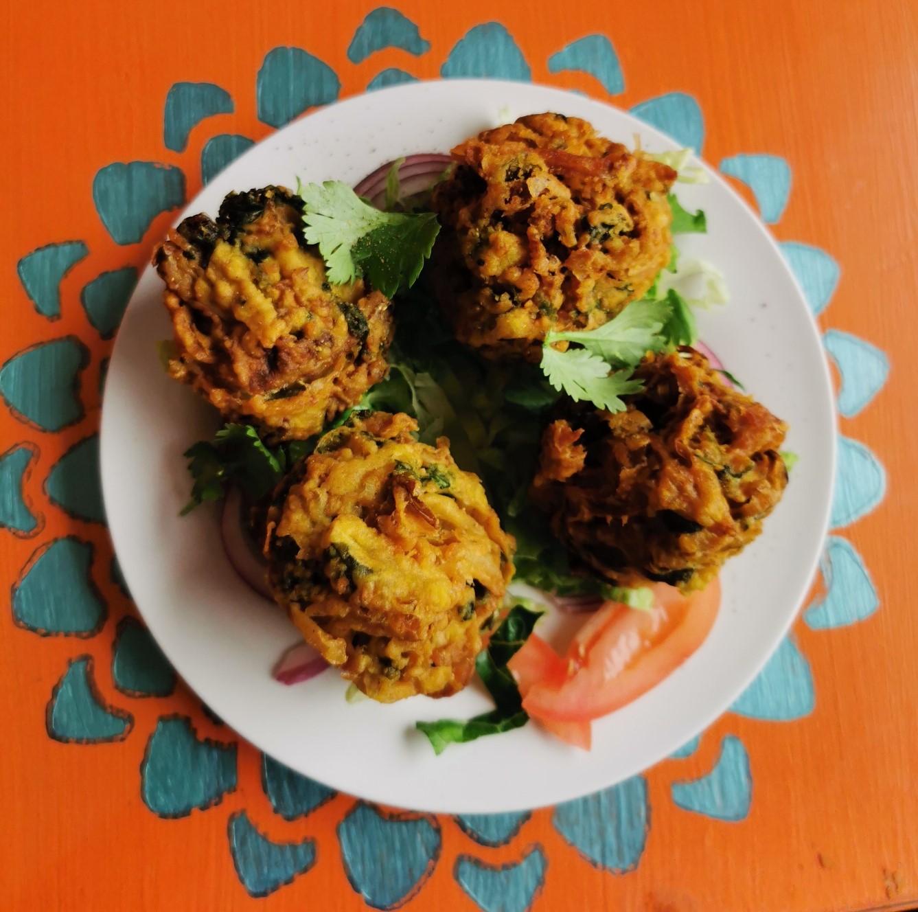 Order 4 Pieces Vegetable Pakora food online from Indimex Eats Indian Restaurant store, Los Angeles on bringmethat.com