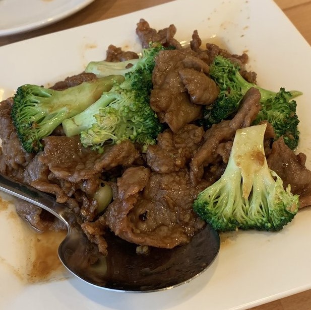Order Beef w Broccoli food online from Chuan Cafe store, Raleigh on bringmethat.com