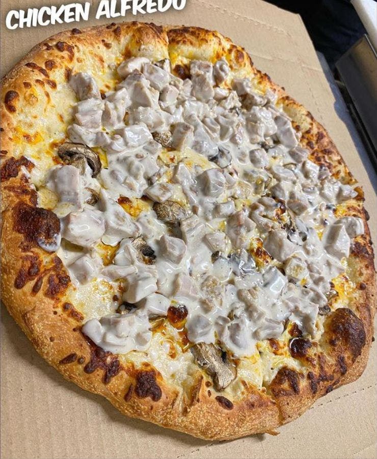 Order Alfredo Pizza - Large 14'' food online from Asada Pizza store, Sylmar on bringmethat.com